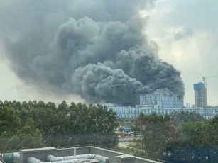 华为起火建筑尚未正式启用 暂无人员伤亡消息