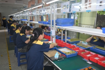 工厂办在家门口，顾家挣钱两不误！带给平远东石镇村民稳稳的幸福~