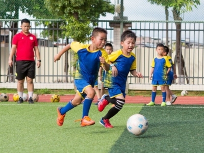 五华和富力足校入选“省级示范”！祝贺