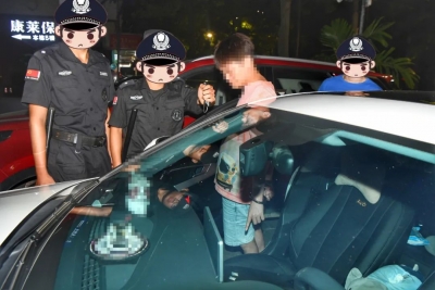 五华警方多警种联动，1天抓获10名涉毒人员