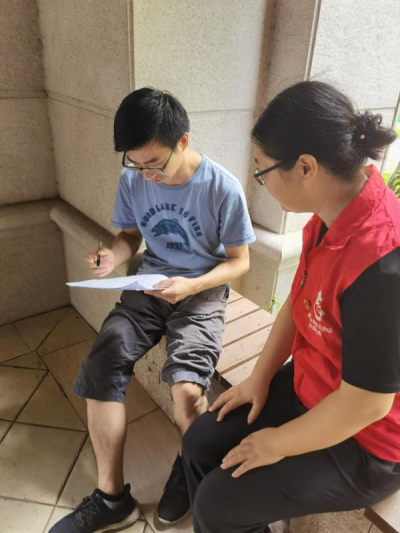 金山街道碧桂园社区党支部 深入开展“在职党员到社区报到”工作 