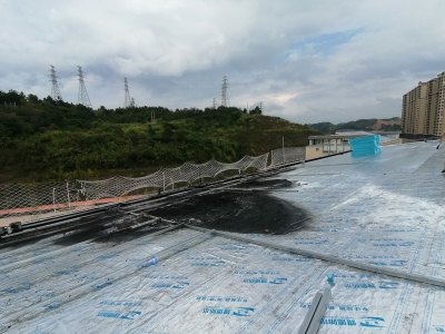 芹洋半岛一在建学校突然冒出浓烟？原因竟是...