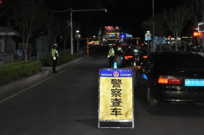 大埔公安交警开展夜查酒驾专项行动
