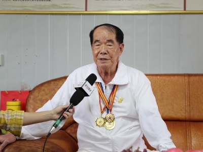 佳节关怀，情系乡贤！梅州市工商联看望慰问丰顺儒商许应裘先生