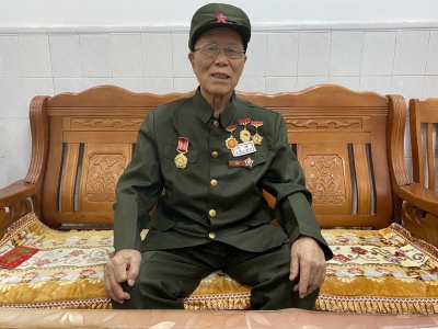 兴宁九旬老兵潘伟群忆抗美援朝：子弹偏个0.5公分，我可能就回不去了