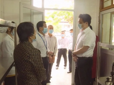 陈伟明：狠抓落实校园食品安全 秋冬季节疫情防控工作 