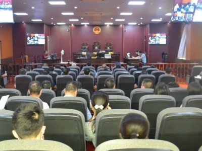 领导干部都来旁听庭审，学法守法！兴宁组织这场活动