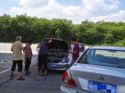 汽车高速路上突发故障，车主：幸亏有你！