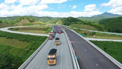 通车进入倒计时！大潮高速沥青摊铺完成超8成