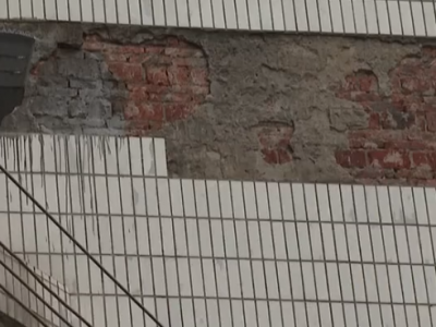 刮惊喔！五华一小区墙体“脱皮”，真让路人头大...