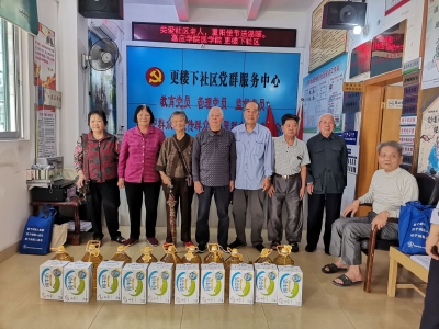 重阳义诊送温暖！梅江区西郊街道志愿服务进社区