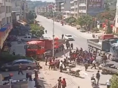 五华一女孩急穿马路被撞飞险丧命！监控拍下揪心瞬间...