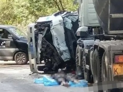 水泥搅拌车对撼五十铃货车，致1死1伤！