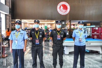 李政江到横陂足球小镇督导检查国庆安保工作