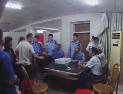 牛杂店生意淡，竟然改做这事…