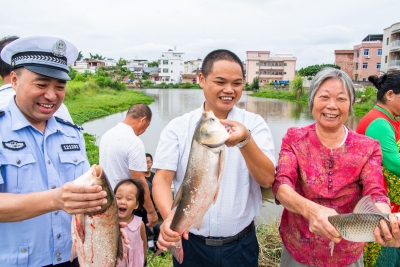 脱贫摘帽！梅州市公安局助力五华叶湖村共绘新时代“富春山居图”