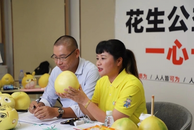 订柚电话响不停！梅州这位新农人“十一”期间卖柚忙~