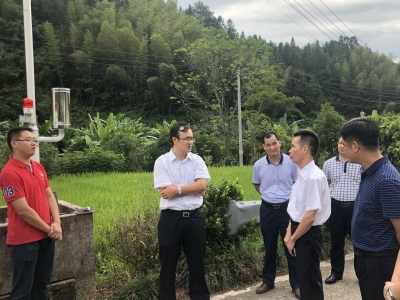 曾尚忠到蕉岭县挂点联系镇村调研并上党课：从精读原著中汲取思想智慧