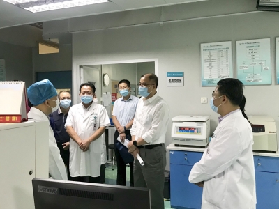 省卫健委督导组来梅开展院感防控督导工作：不折不扣守好院感防控底线