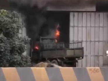 丰顺环城路一车辆突发起火燃烧！1人受伤...附现场视频