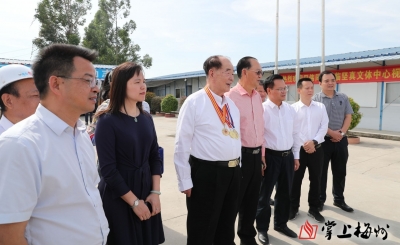 杰出乡贤许应裘先生回乡考察：“按‘五个一定’将坚真文体中心建成‘三满意’工程”