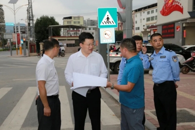 赖宽到大麻、茶阳两镇街区检查指导城镇交通秩序管理工作