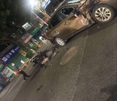 警示！梅城一辆载有3人的摩托车与轿车相撞，1人身亡！