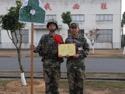 “第一次射击，全部命中！”梅县00后新兵成“神枪手”
