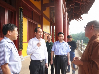 省民族宗教委党组成员、省民族宗教研究院院长黄心怡率队来梅调研
