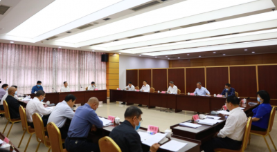 余其豹主持召开兴宁市委常委会会议