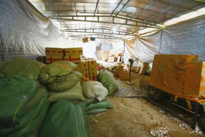 涉案400多万元！梅县警方捣毁一制假烟窝点