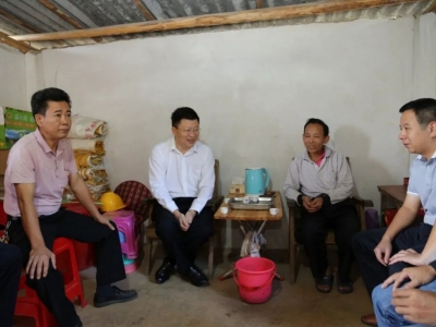 赖宽到三河镇督导检查精准扶贫工作