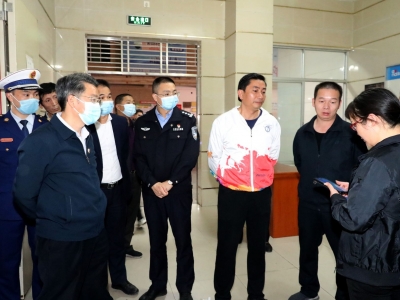 朱少辉率队开展夜间消防安全检查：发现问题马上整改消除隐患