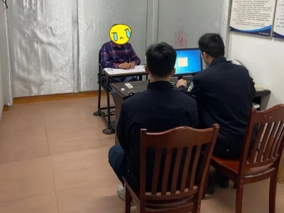 丰顺一男子盗卖“废铁”，用两个钢铁罩换了一副“银手铐”