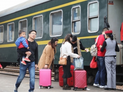 春运火车票明起开抢，春节你回家吗？