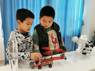 我们是小小编程师！梅江区青少年新时代文明实践科技营开营