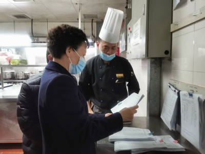 梅县区领导对疫情防控和医疗保障工作进行督查