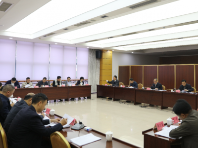 余其豹主持召开村（社区）“两委”换届工作领导小组会议