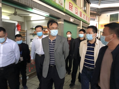 曾尚忠检查疫情防控和食品安全工作：强化风险意识 维护市场秩序