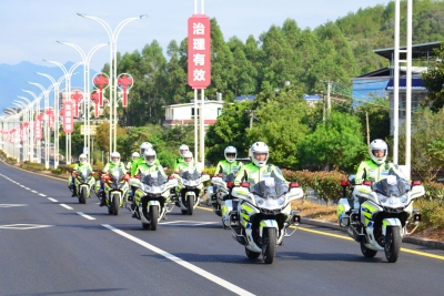 平远铁骑亮相街头，给你最"硬核"的守护！