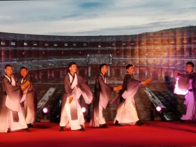 为群众送上新年“文化大餐”！客家戏剧百村行巡演走进梅县区