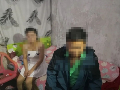 隐秘的小巷里，不起眼的店铺竟暗藏猫腻！警方突击端掉卖淫场所