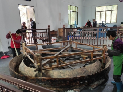 走进这家榨油厂，了解行将失传的“土法榨油”技艺...