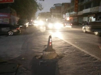 路灯被拆后反存隐患，兴宁这段路的“拦路虎”被清理了...