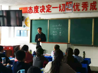 年近半百的梅州老教师跑去援藏，把足球之乡文化传到雪域高原！