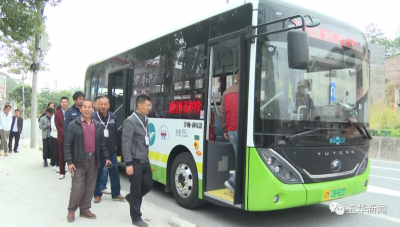 10辆新能源公交车亮相五华这些线路
