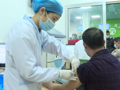 未雨绸缪，防范于未然！五华县积极推进重点人群接种新冠疫苗