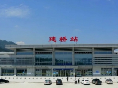 高铁来梅第一站：丰顺建桥站！大交通让山旮旯成交通中枢...