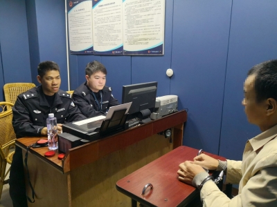 五华一男子攀爬在建房入室盗窃，刑拘！