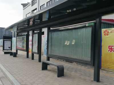 市实验小学门口有公交站却没通车？相关负责人回应来了...